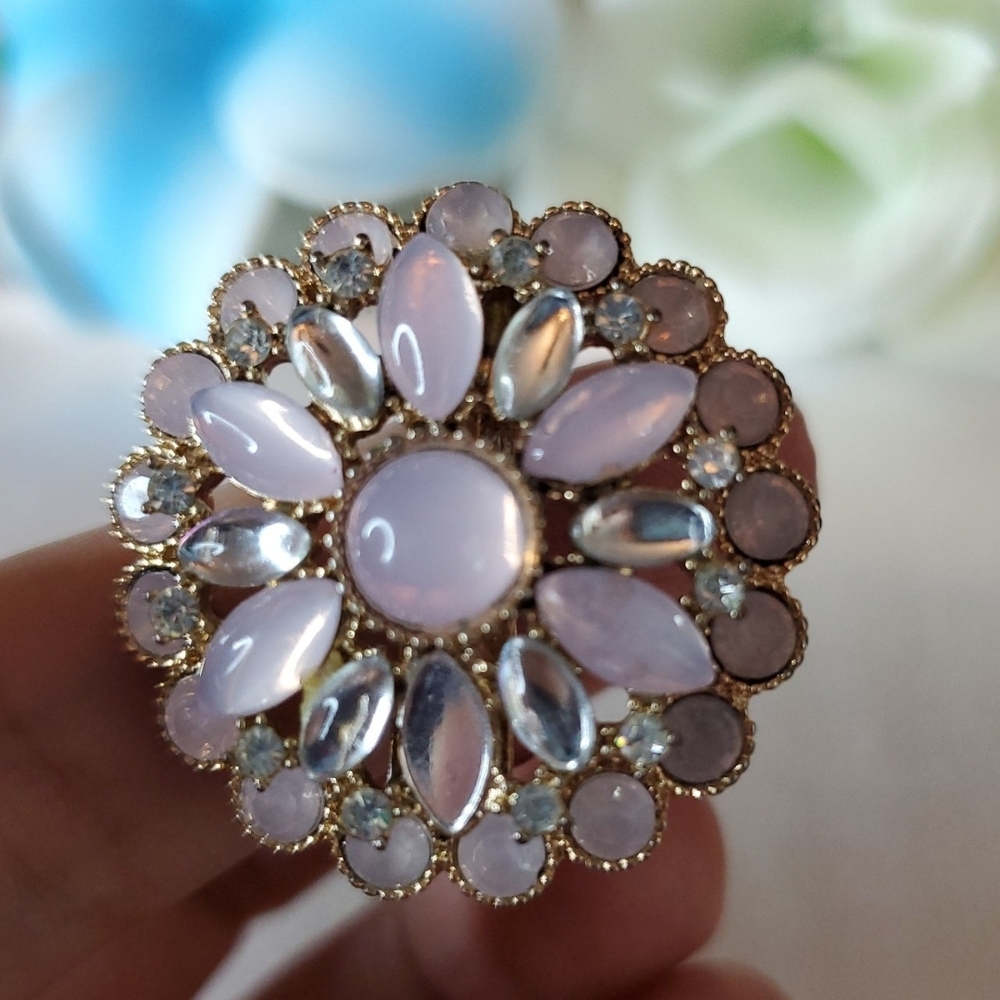 Elegant Gold and Silver Floral Ring